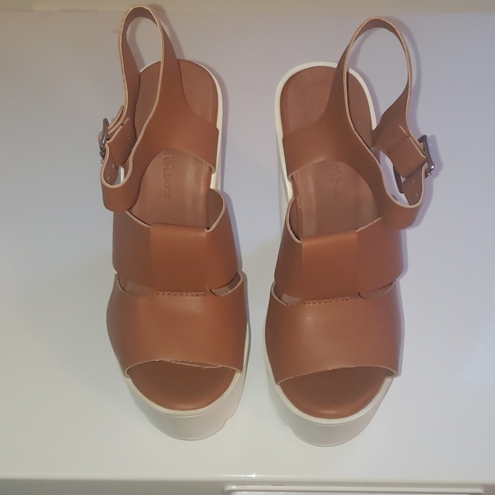 Platform Sandles - Picture 2 of 4